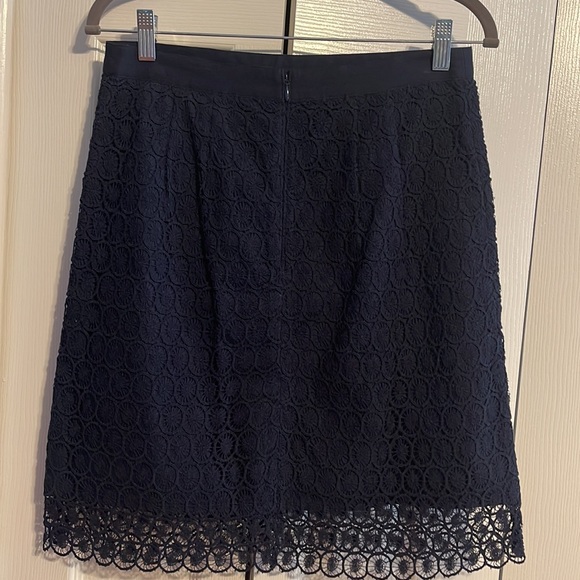 NWOT LOFT lace overlay skirt in navy blue size 4 - Picture 8 of 9